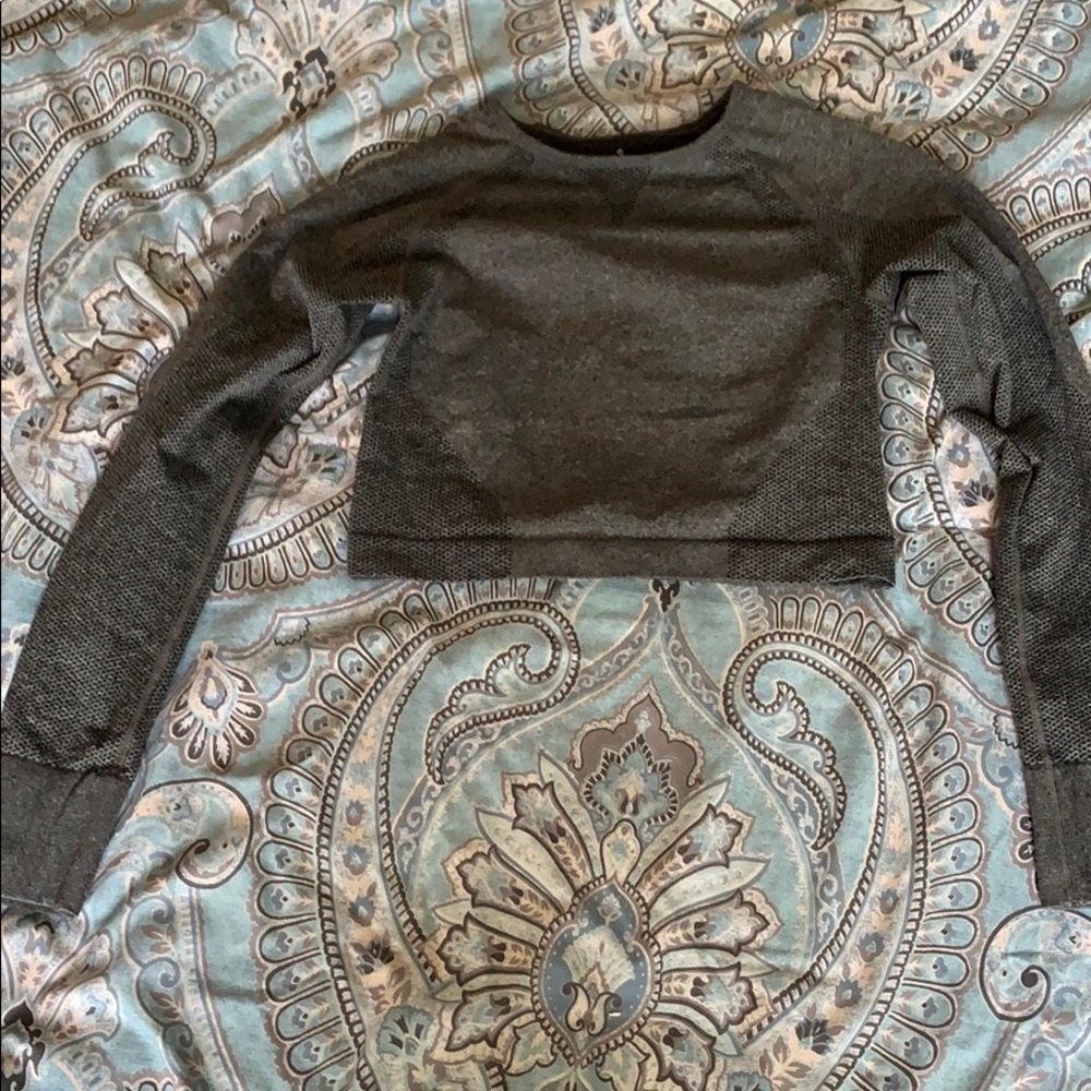 NVGTN Long Sleeve Crop